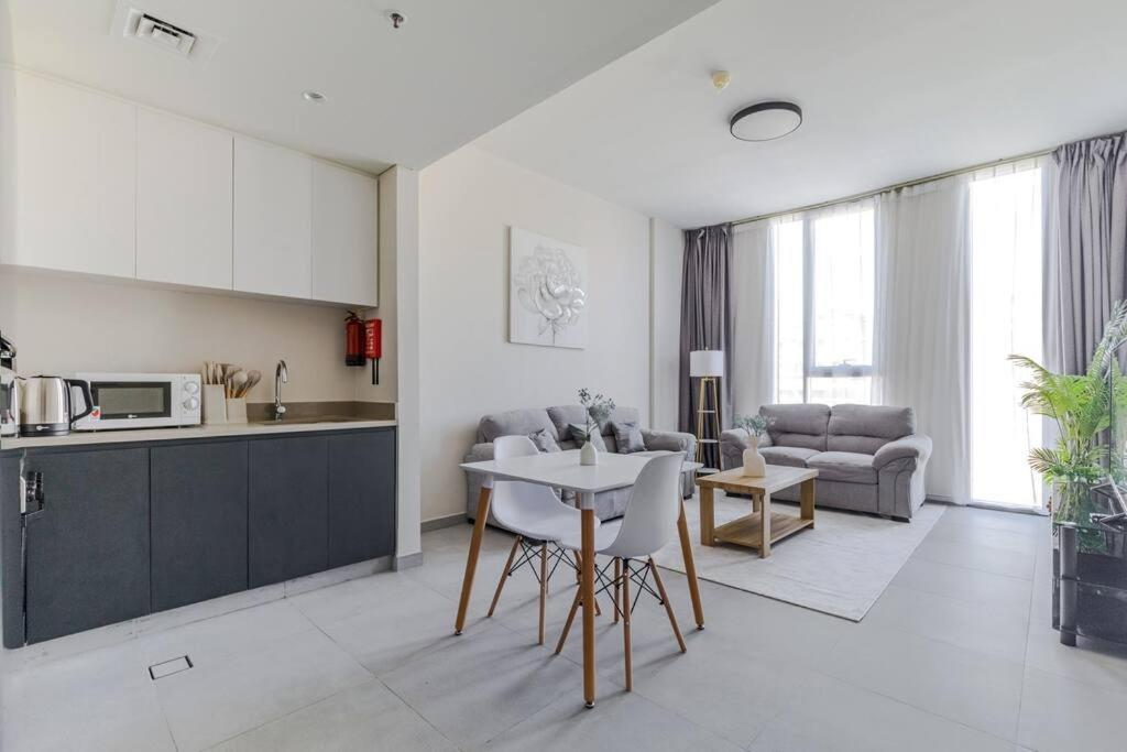 Sahab - Solo 1Br Apt In Al Jada Charjah Extérieur photo