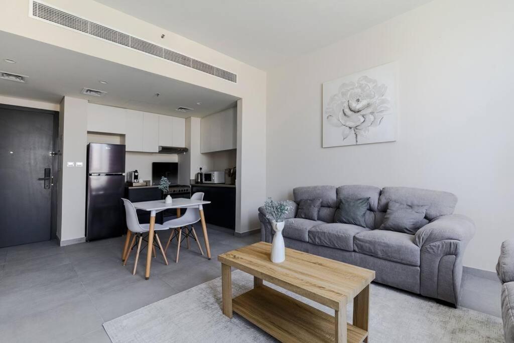 Sahab - Solo 1Br Apt In Al Jada Charjah Extérieur photo