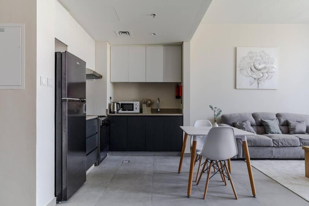 Sahab - Solo 1Br Apt In Al Jada Charjah Extérieur photo