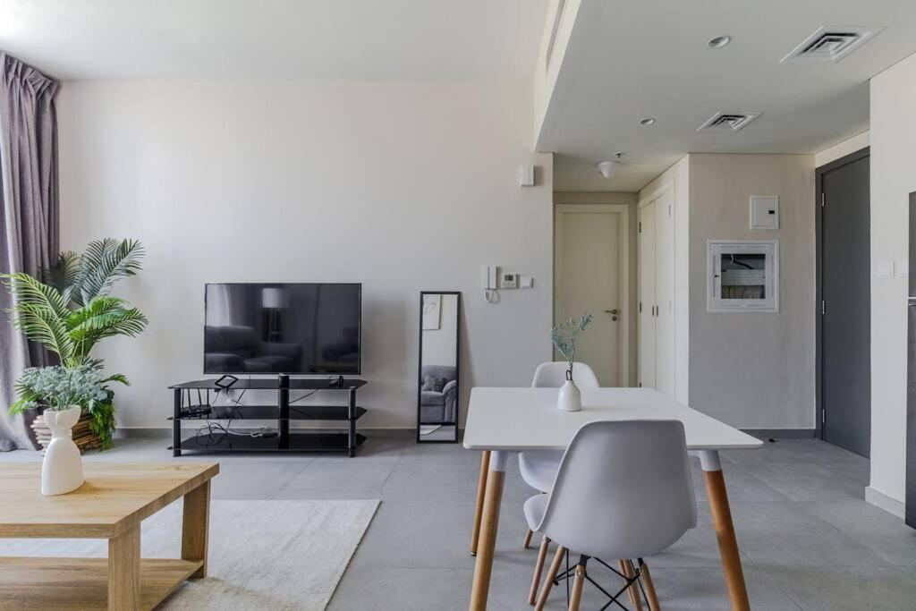 Sahab - Solo 1Br Apt In Al Jada Charjah Extérieur photo